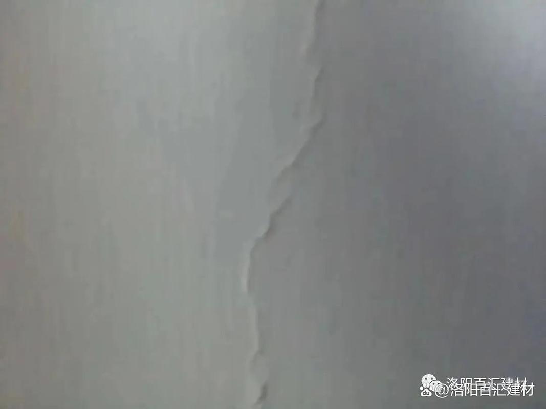 吊顶开裂属于正常吗-吊顶开裂是普遍现象吗？