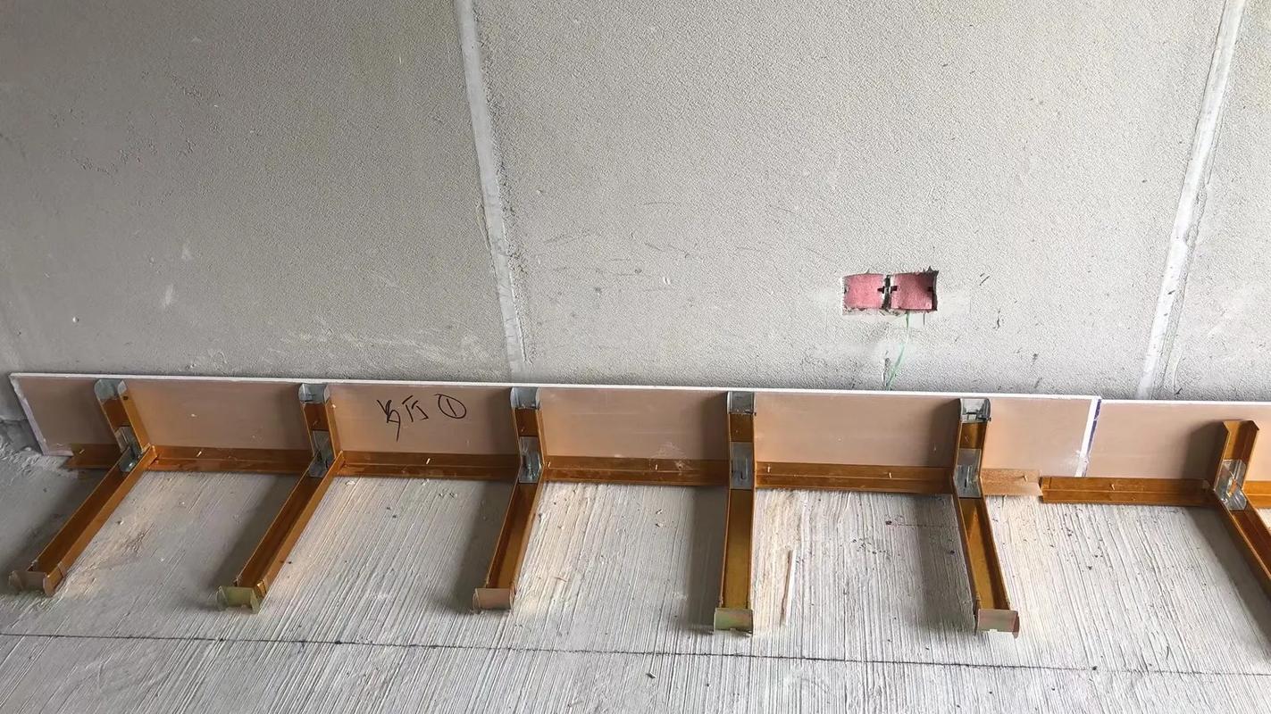 一般吊顶工钱多少钱一平方-装吊顶是怎么算的多少一张板工钱？