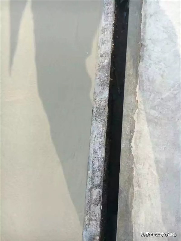 屋顶装修视频教程-屋顶太高怎么装修显的不太空？