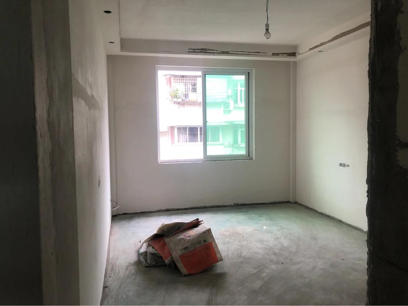 先吊顶先刷墙还是墙漆-吊顶乳胶漆跟墙面乳胶漆一样吗？