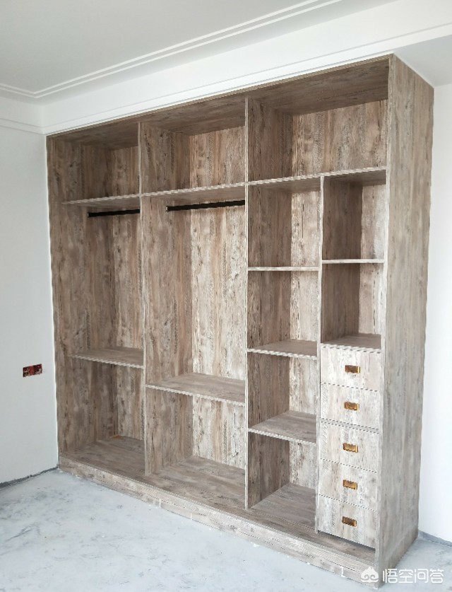 装修吊顶大概需要多少钱-客厅装修吊顶一个平方多少钱？