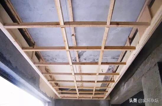 家装吊顶轻钢龙骨好还是木龙骨好-吊顶龙骨用轻钢好还是木龙骨好？