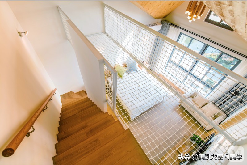 大宅装修效果图-农村的两层小别墅怎么装修好？客厅全屋贴瓷砖，电视背景墙该怎么设计？