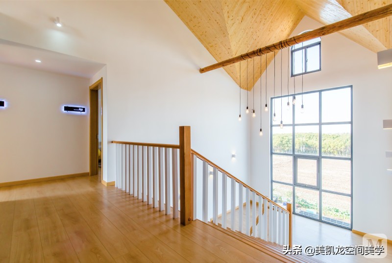 大宅装修效果图-农村的两层小别墅怎么装修好？客厅全屋贴瓷砖，电视背景墙该怎么设计？