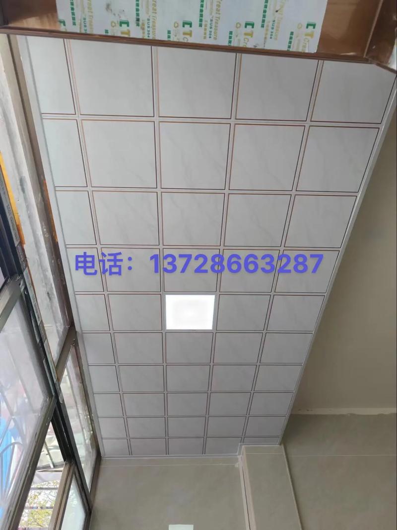 吊顶装修多少钱一平方pvc-PVc吊顶包工不包料每平米多少钱？