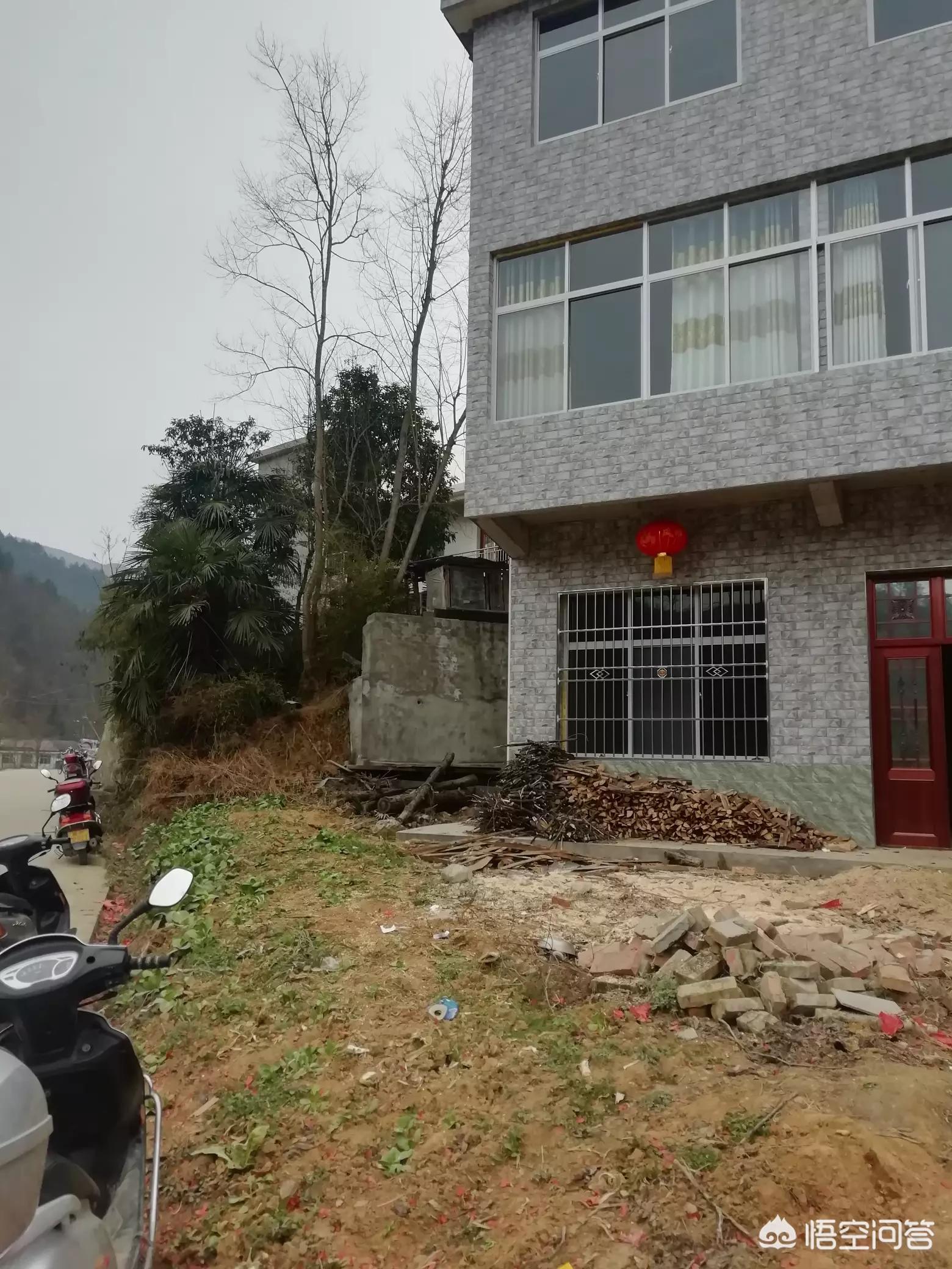 聊聊装修-现在什么技术工作好？木工，瓦工一天多少钱？