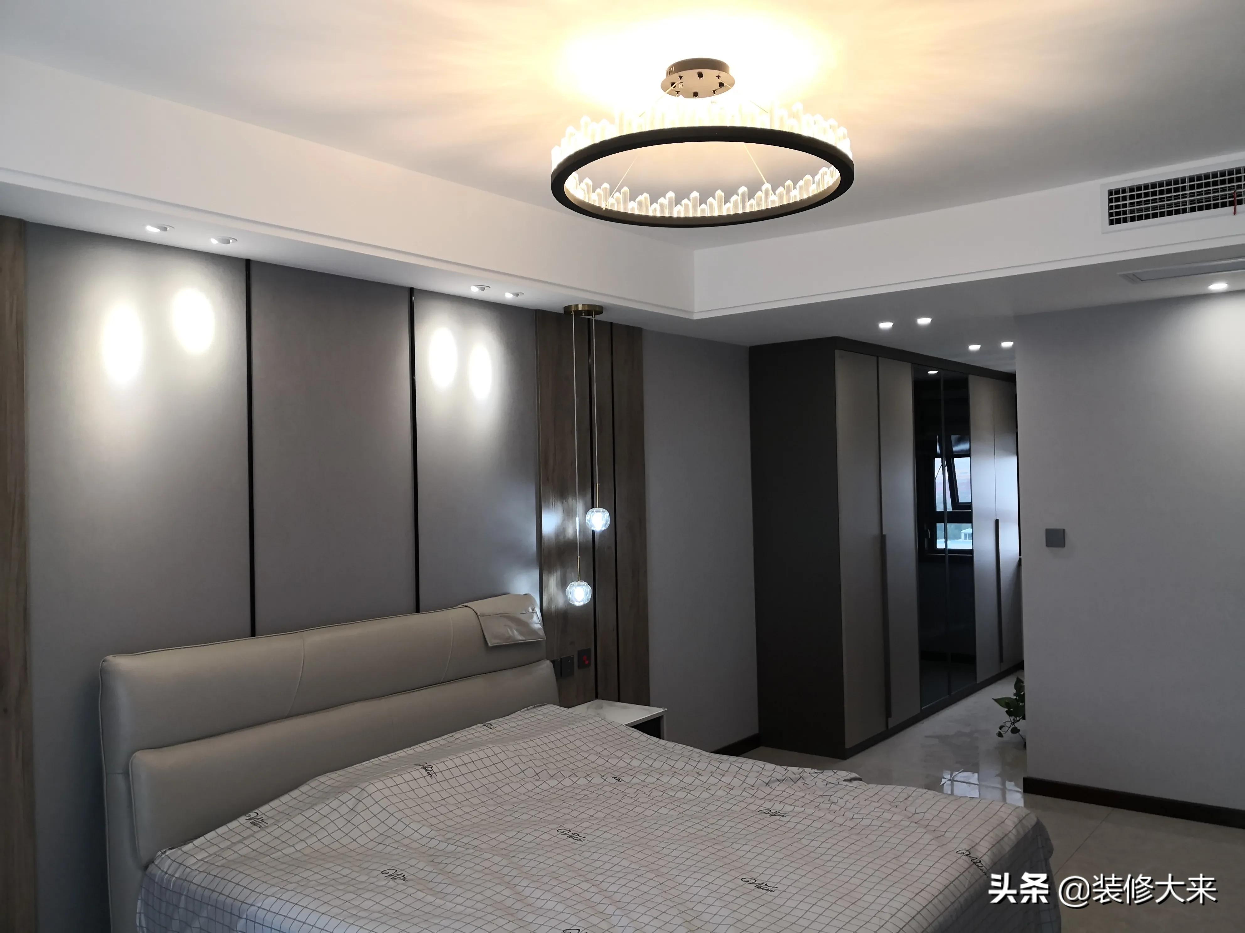 家庭装修设计多少钱合适-室内设计师月收入多少？