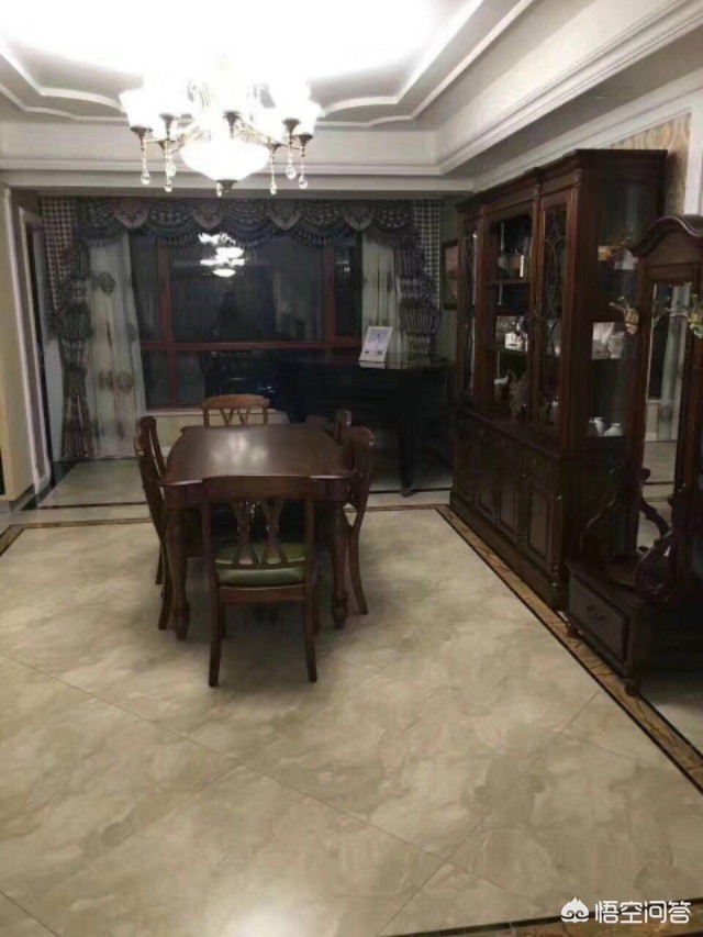 装修吊顶一般多少钱-吊顶安装工一年的收入？