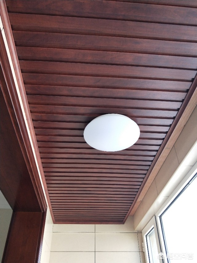 装修吊顶一般多少钱-吊顶安装工一年的收入？