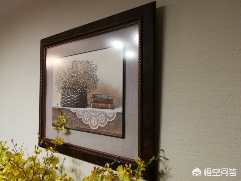 墙面装饰画怎么布置-发光挂画插座怎么预留？