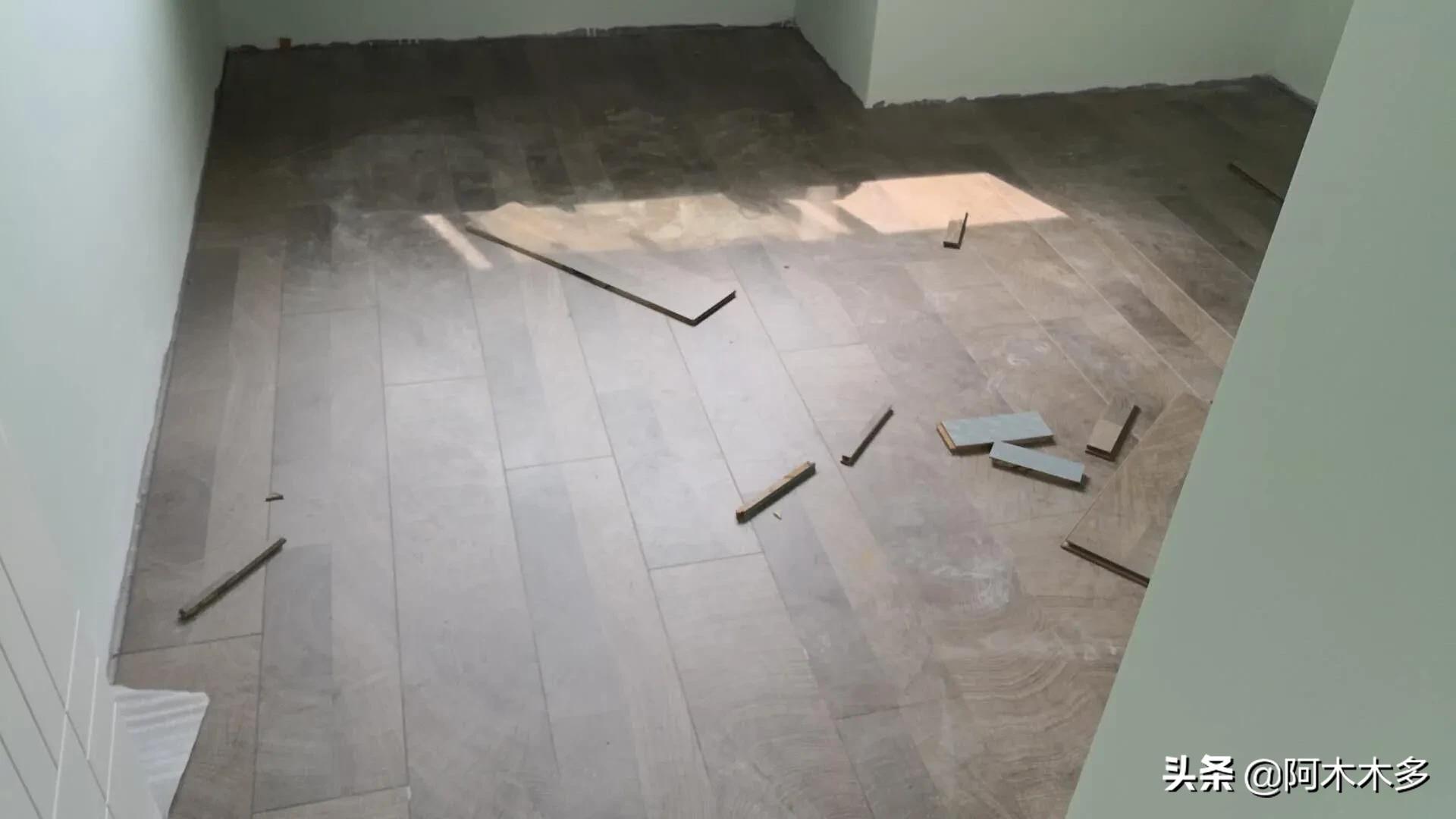 装修家装修成木纹的怎么配就好了好看-装修时木纹要怎么拉！喷完油漆后才会有木纹效果？